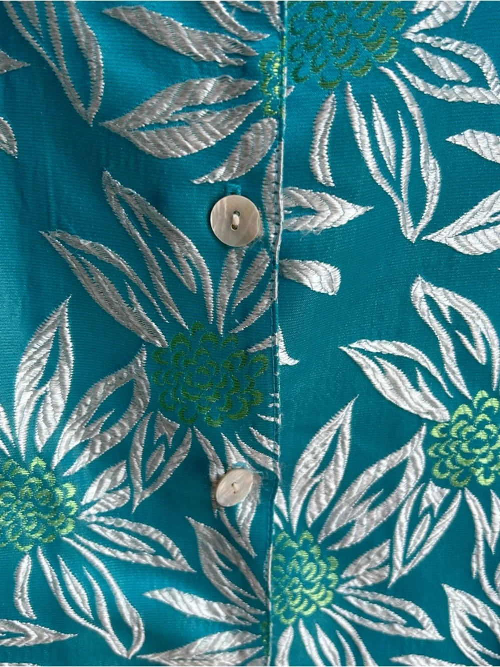 CHICOS Womens Size 2 Button Blouse Rayon Silk Embroidered Flowers - Picture 7 of 9
